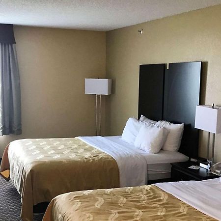 Quality Inn&Suites Mendota Bagian luar foto