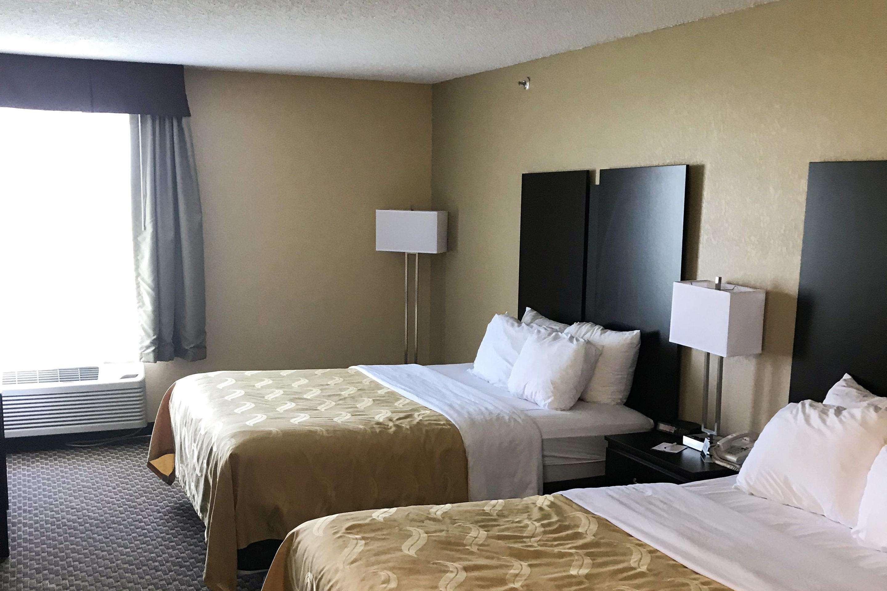 Quality Inn&Suites Mendota Bagian luar foto