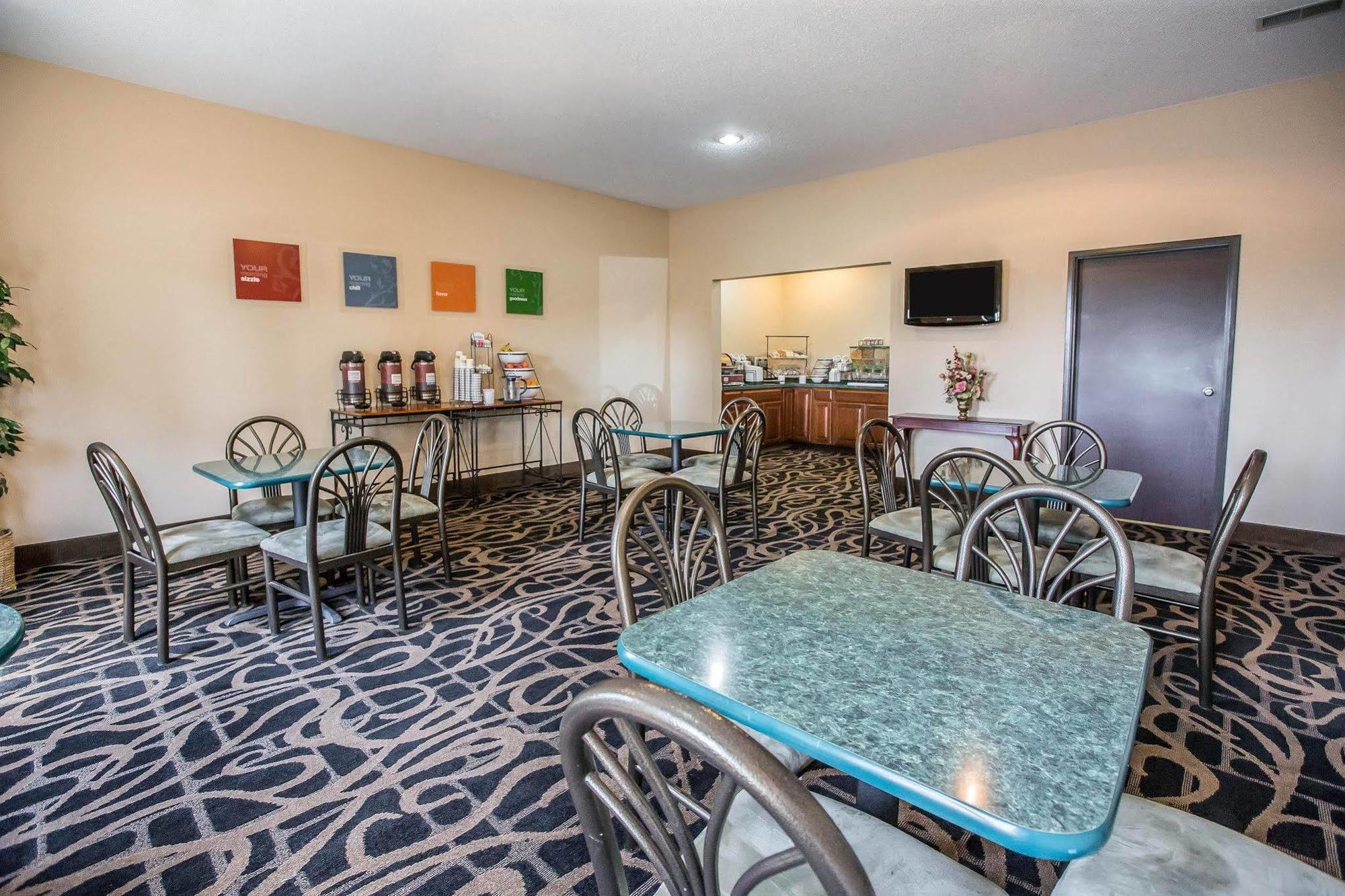 Quality Inn&Suites Mendota Bagian luar foto